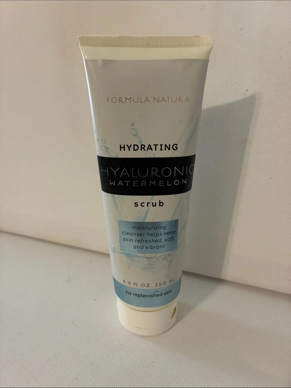 Hydrating Hyaluronic Watermelon Scrub Formula Natura 8.5 oz